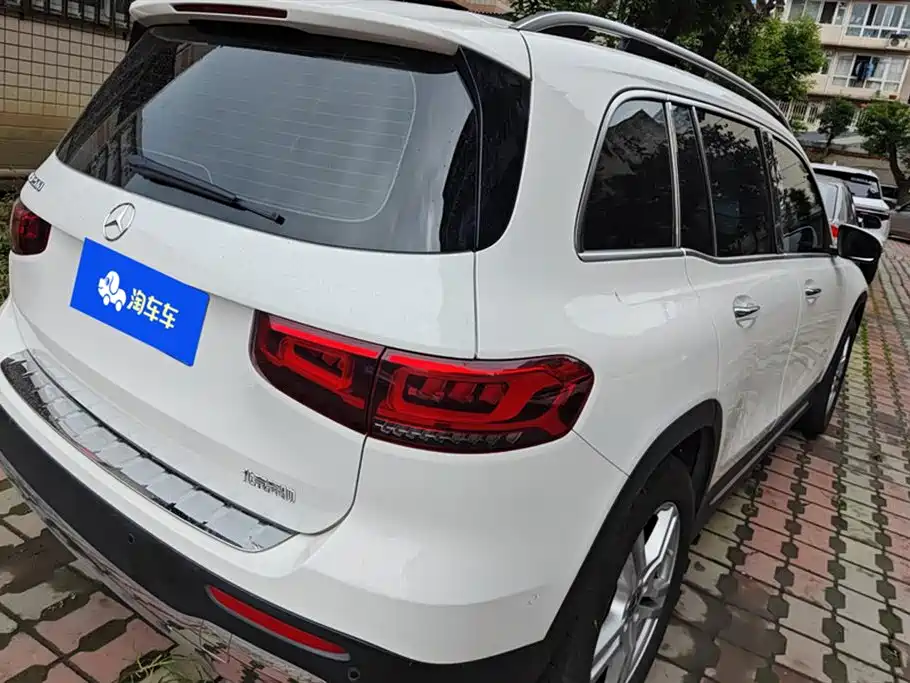MERCEDES-BENZ  GLB