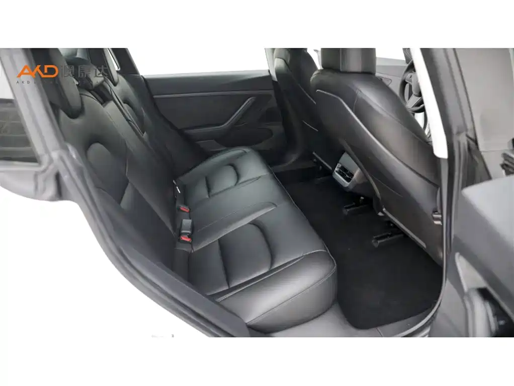 Tesla Model 3 — миниатюра 8