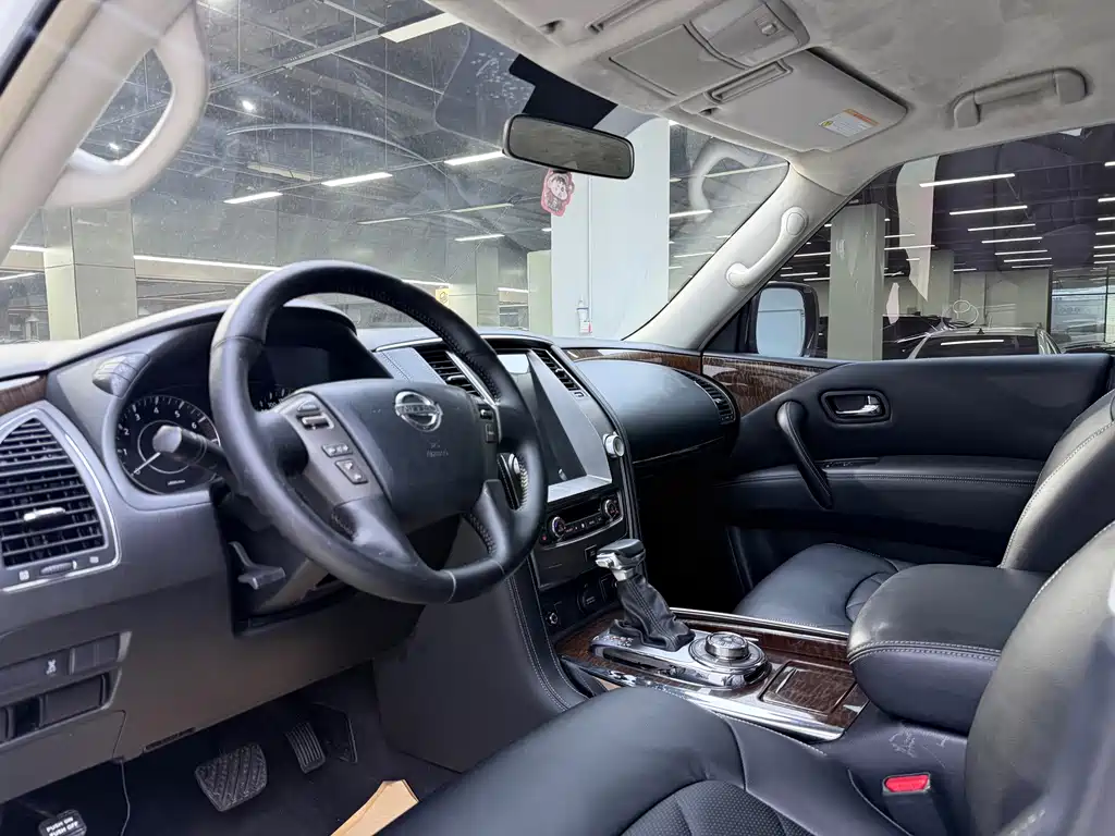 Nissan Patrol — миниатюра 4