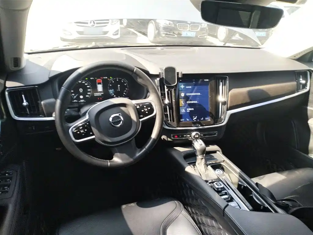 Volvo V90 2020 Cross Country T5 AWD
