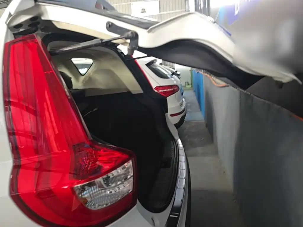 Geely Vision X6 — миниатюра 19