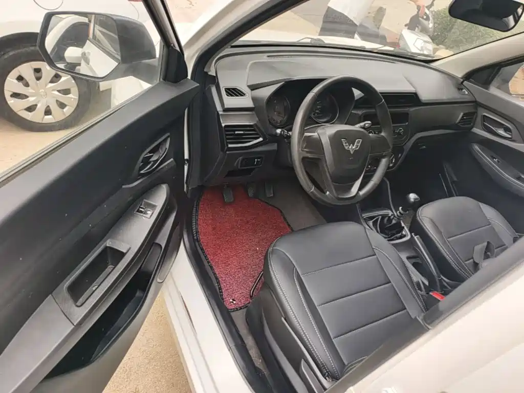 Wuling Hongguang — миниатюра 16