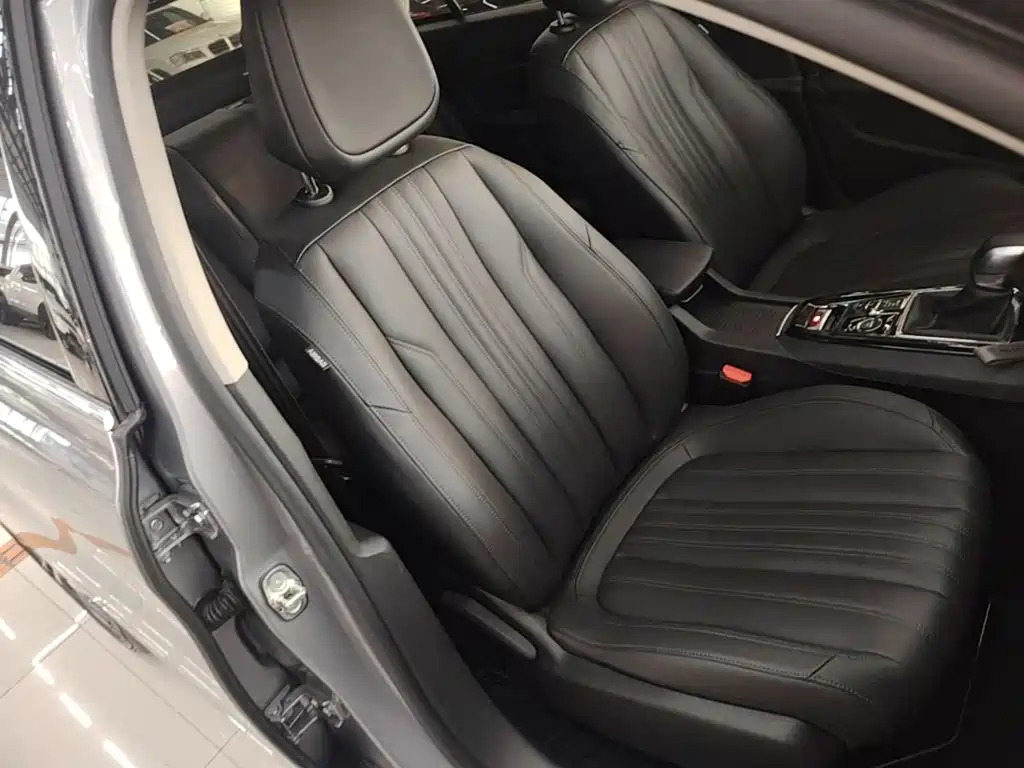 Peugeot 408 — миниатюра 25