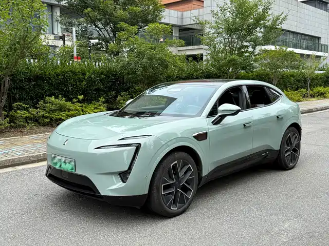 2023 Avatr 11