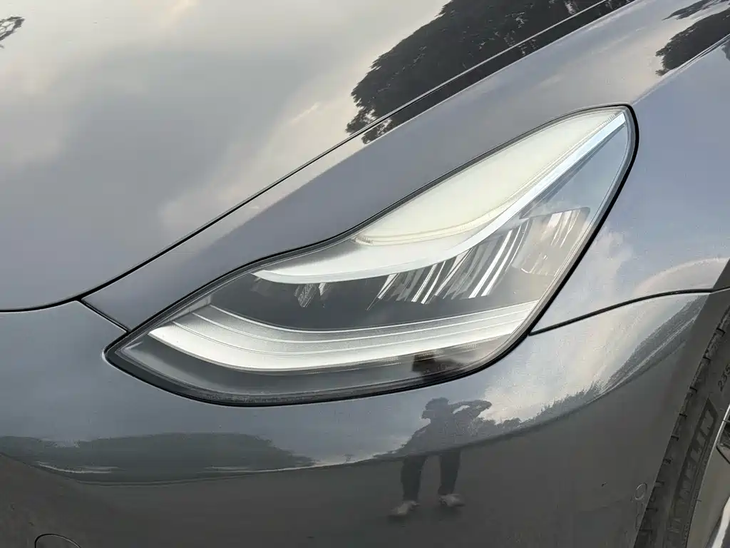 Tesla Model 3 — миниатюра 20