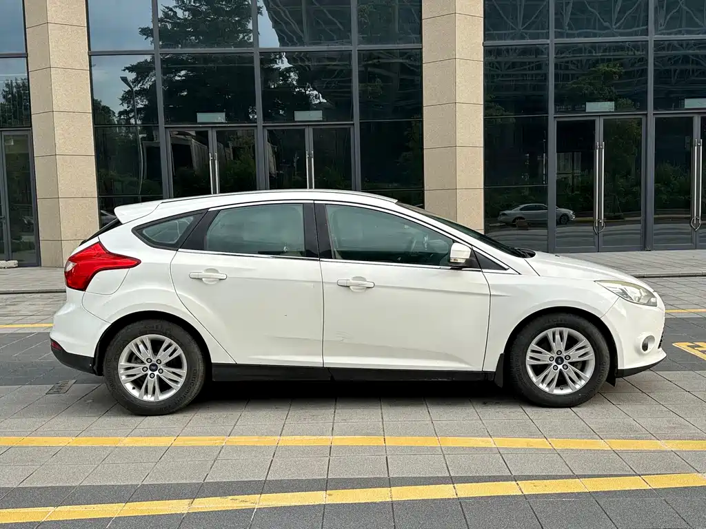 Ford Focus — миниатюра 5