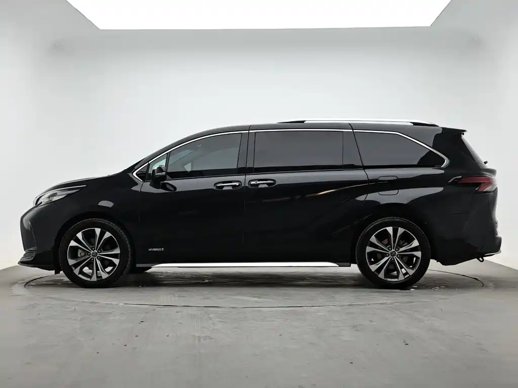 Toyota Granvia — миниатюра 6