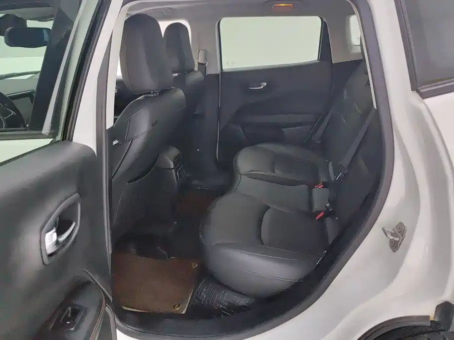 Jeep Compass — миниатюра 11