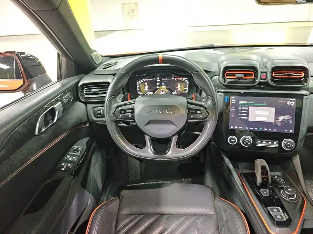 Lynk & Co 02 Hatchback — миниатюра 11