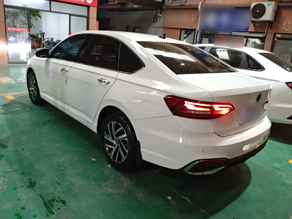 Volkswagen Lavida — миниатюра 5