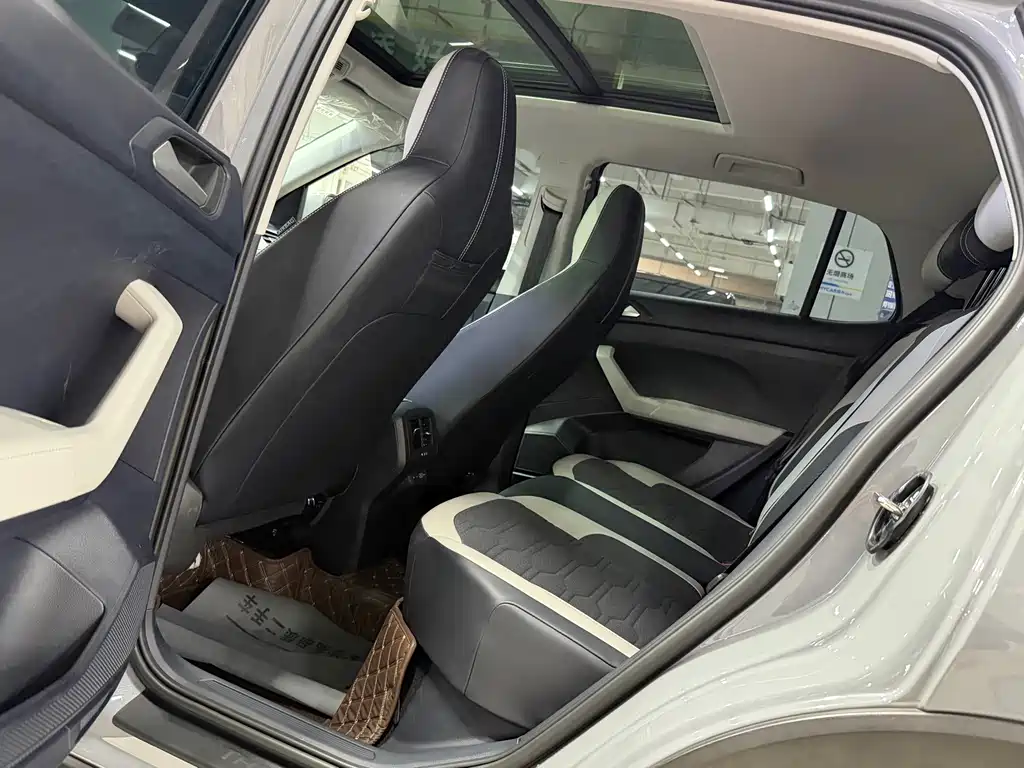 Volkswagen Tharu — миниатюра 7