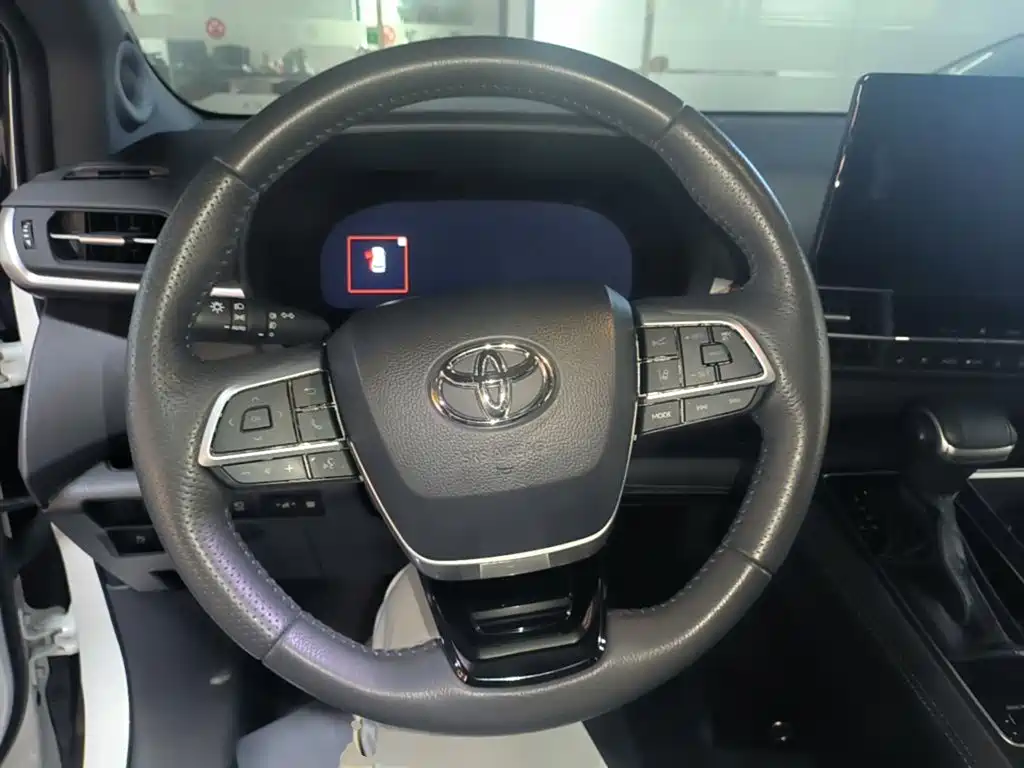 Toyota Sienna — миниатюра 11