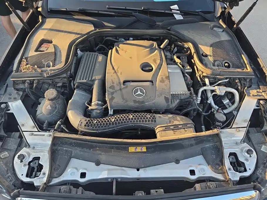 Mercedes-Benz E-Class — миниатюра 10