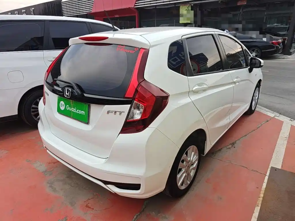 Honda Fit — миниатюра 7