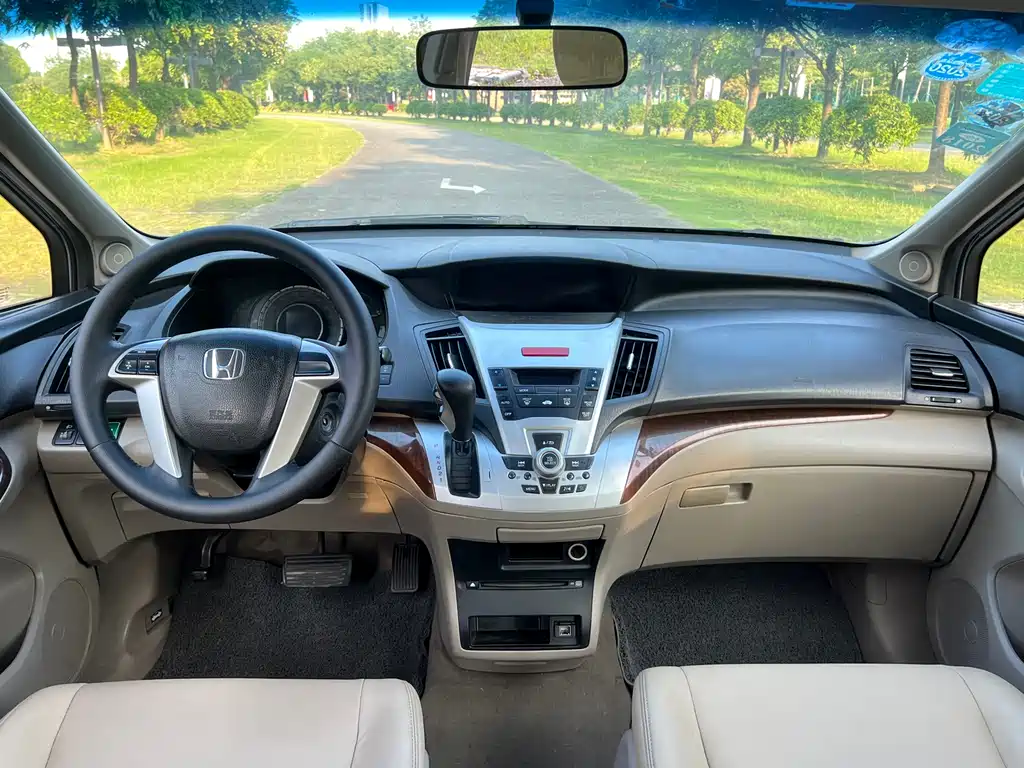 Honda Odyssey 2.4L Comfort Edition, фото 12