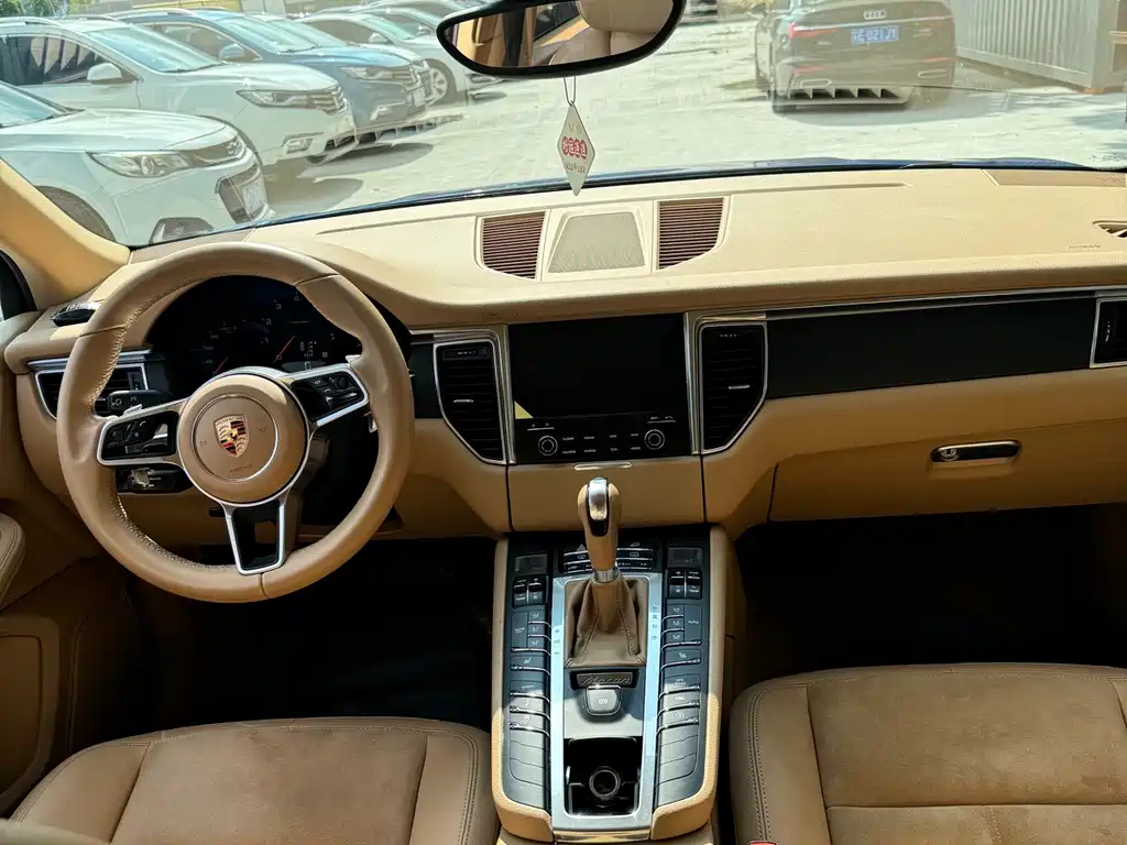 Porsche Macan — миниатюра 12