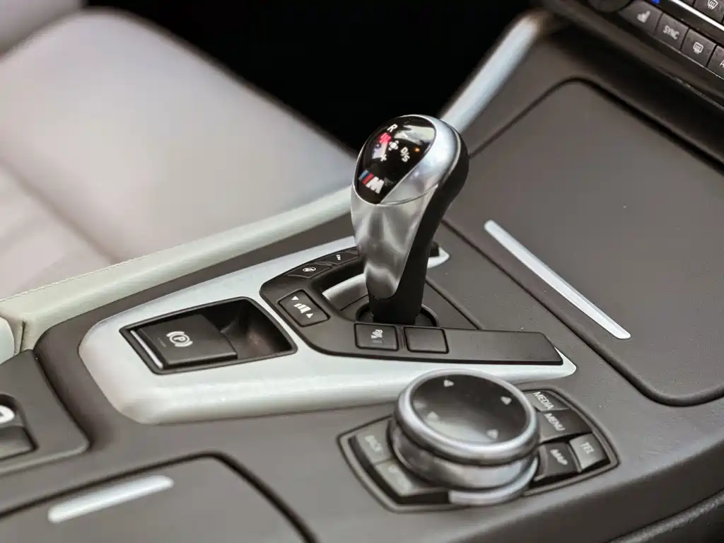 BMW M5 — миниатюра 10