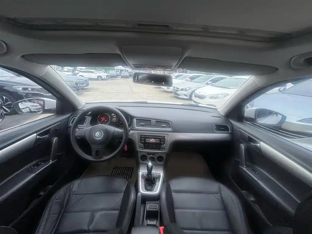 Volkswagen Lavida 2013 1.6L AT Comfort