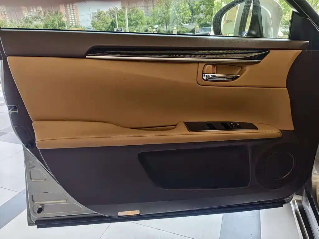 Lexus ES — миниатюра 5