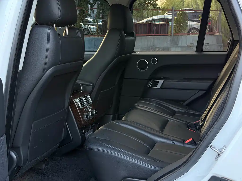 Land Rover Range Rover — миниатюра 11