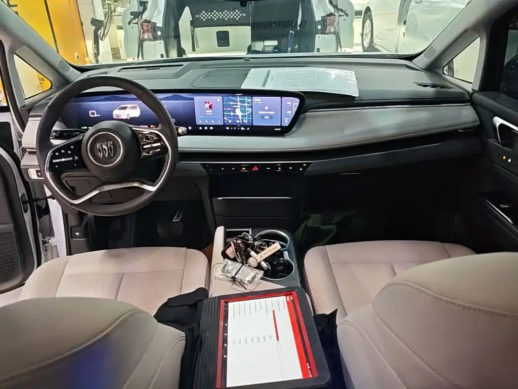 Buick GL8 — миниатюра 10