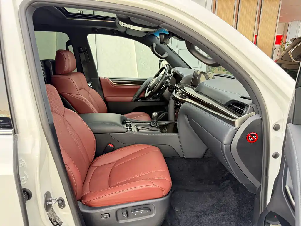 Lexus LX — миниатюра 18