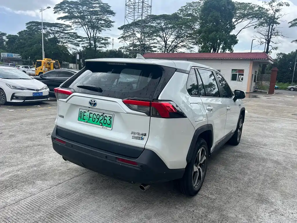 Toyota RAV4 Prime — миниатюра 9