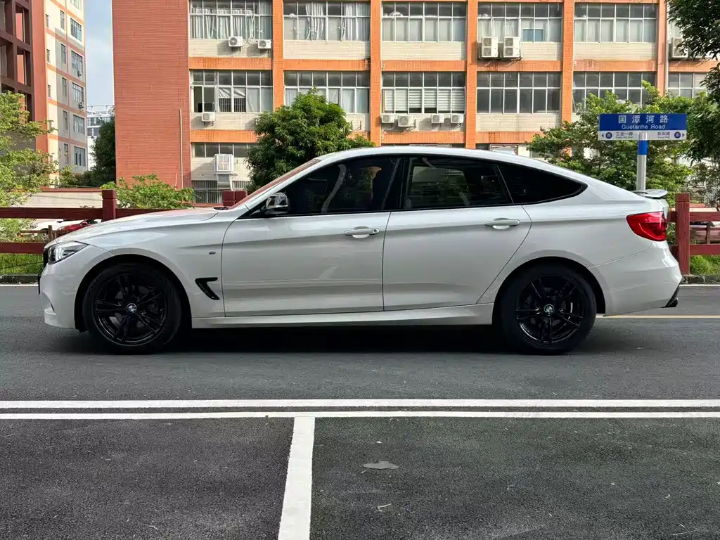 BMW 3 Series GT — миниатюра 7