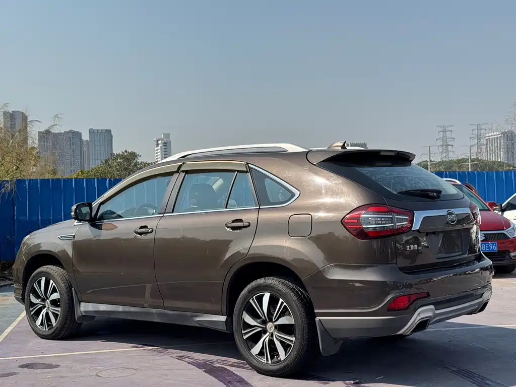 BYD S7
