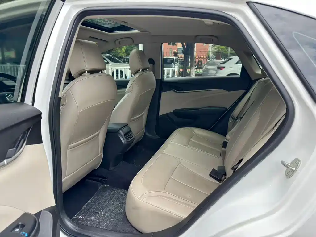 Buick Excelle — миниатюра 8