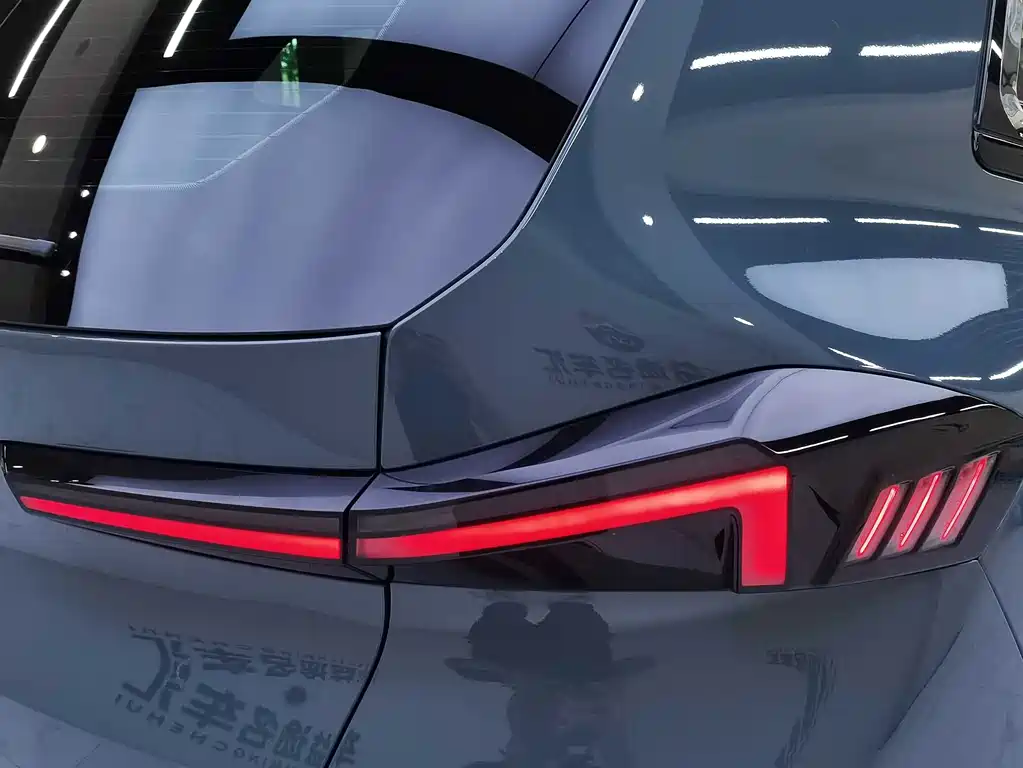 BMW XM — миниатюра 10