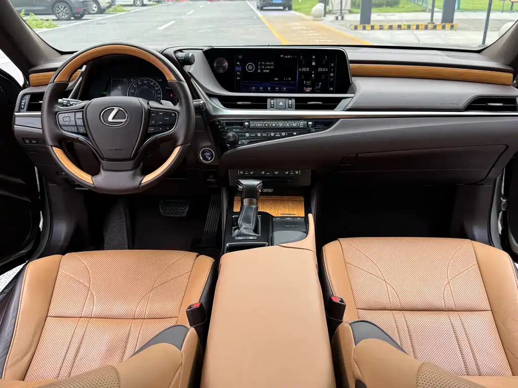 Lexus ES 2018 300h Executive V