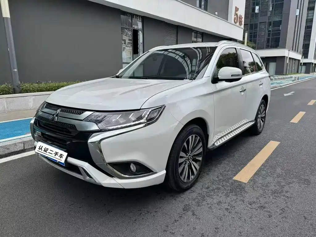 Mitsubishi Outlander 2021