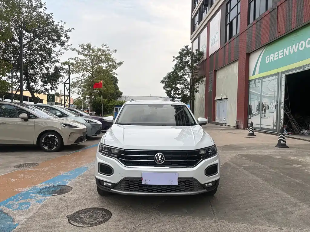 Volkswagen T-Roc — миниатюра 2