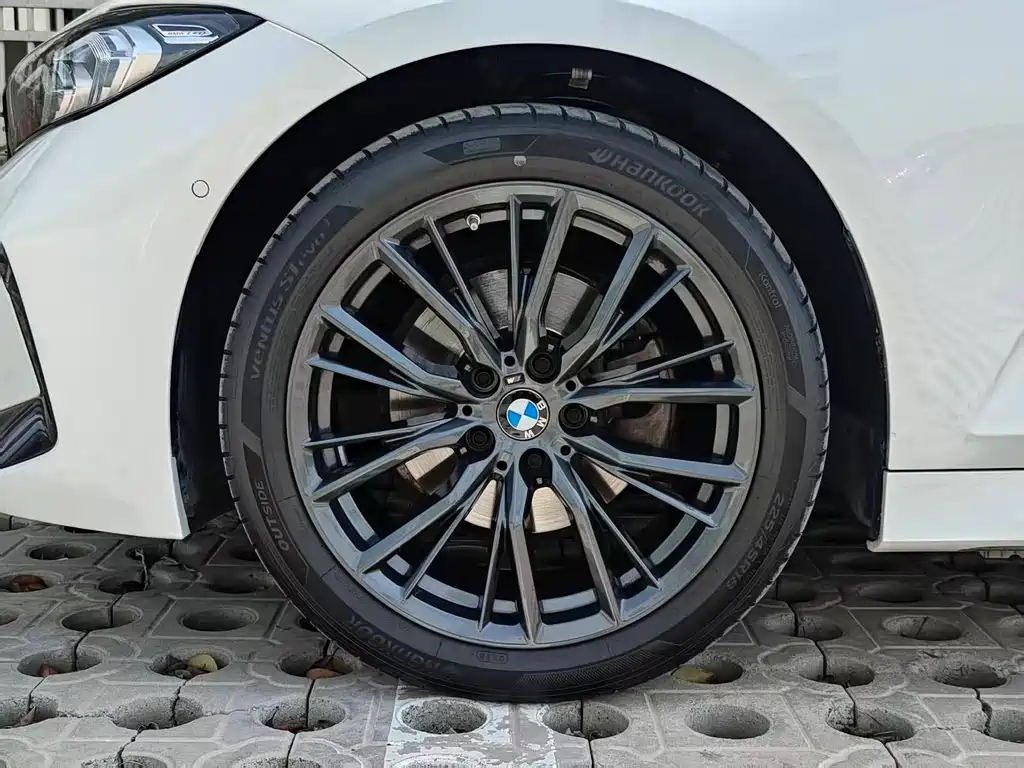 BMW 3 Series 3 2023 325Li M Sport