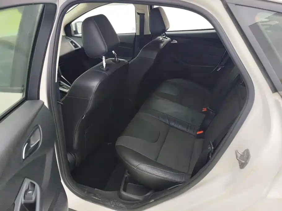 Ford Focus — миниатюра 11