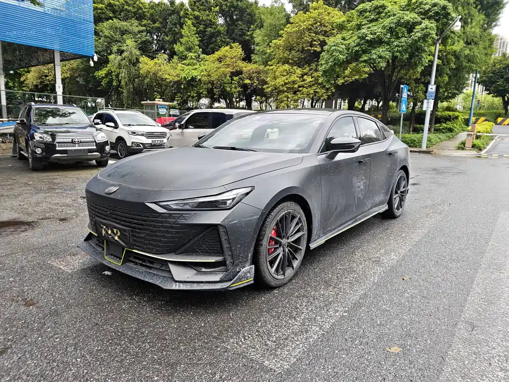 2022 Changan UNI-V - zdjęcie 1 z 15