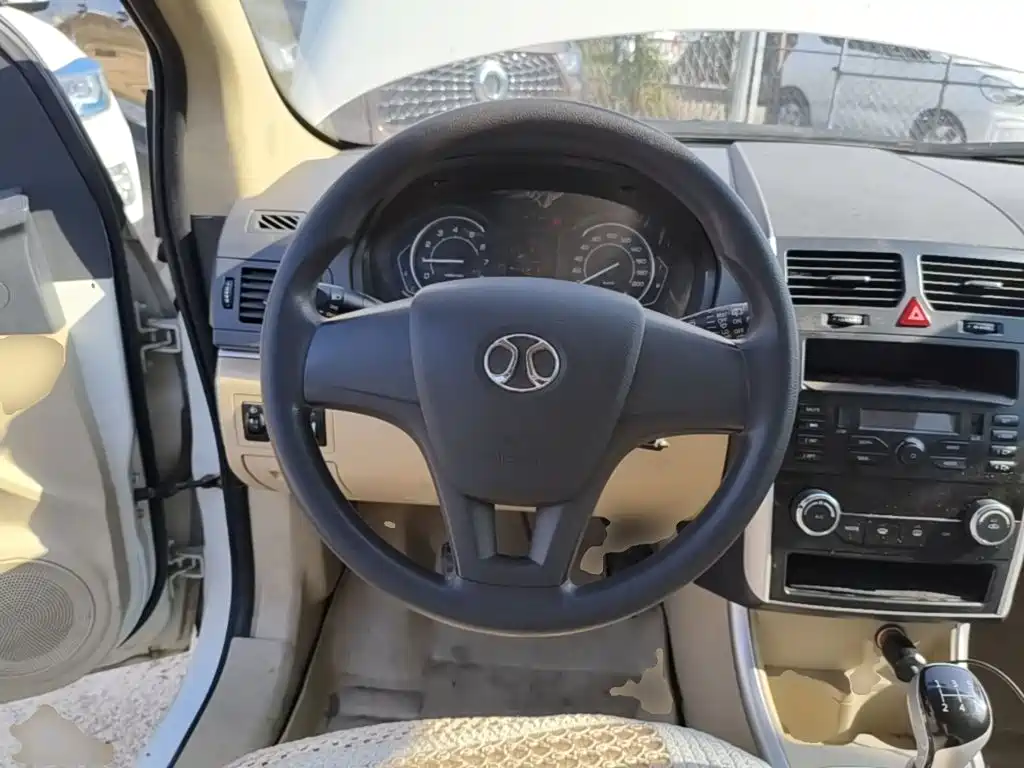 BAIC Senova D20 两厢 1.3L 手动乐天版, фото 11