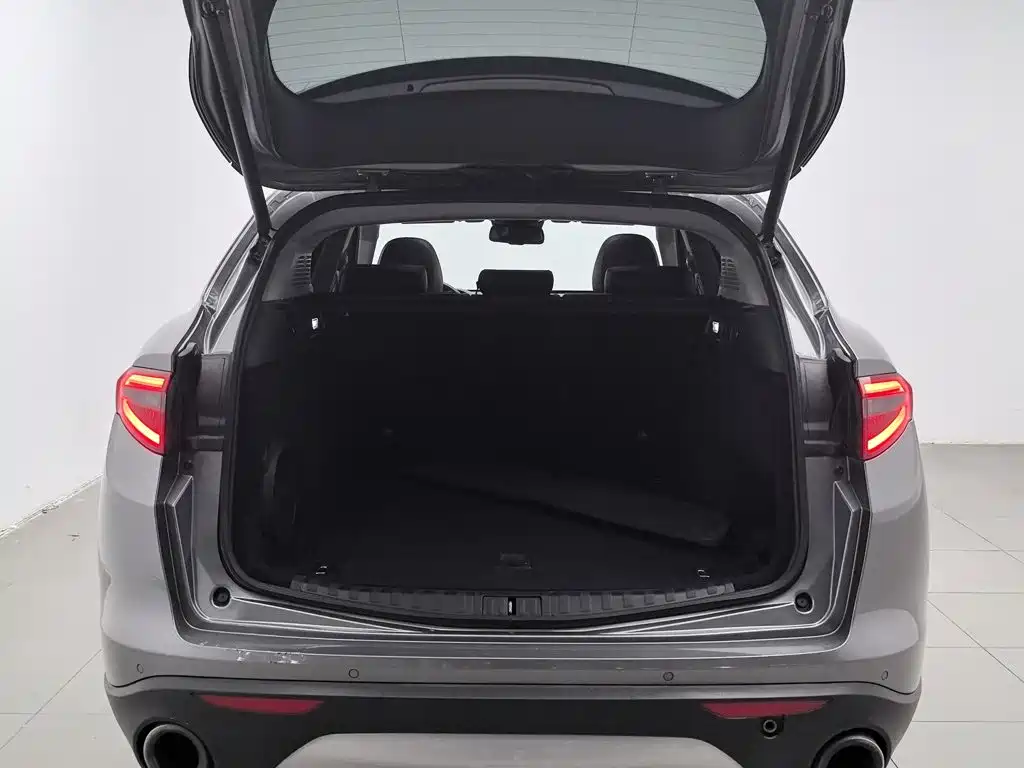 Alfa Romeo Stelvio — миниатюра 16