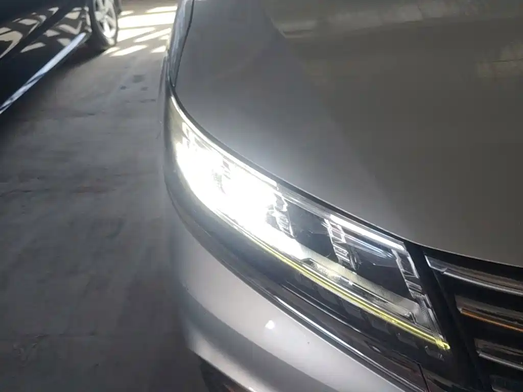 Roewe RX5 — миниатюра 11