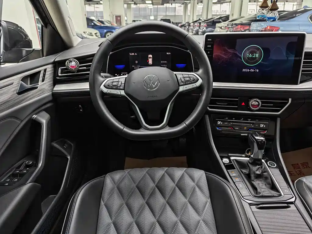 Volkswagen Sagitar 2023 280TSI DSG