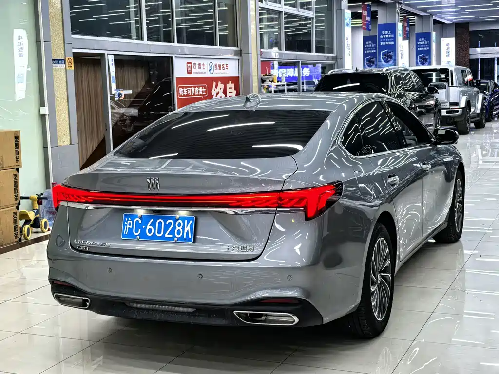 Buick LaCrosse — миниатюра 4