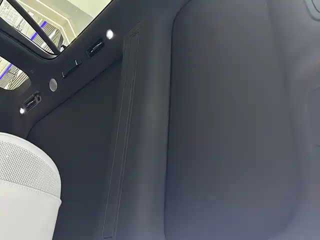 AITO ASK THE WORLD M9