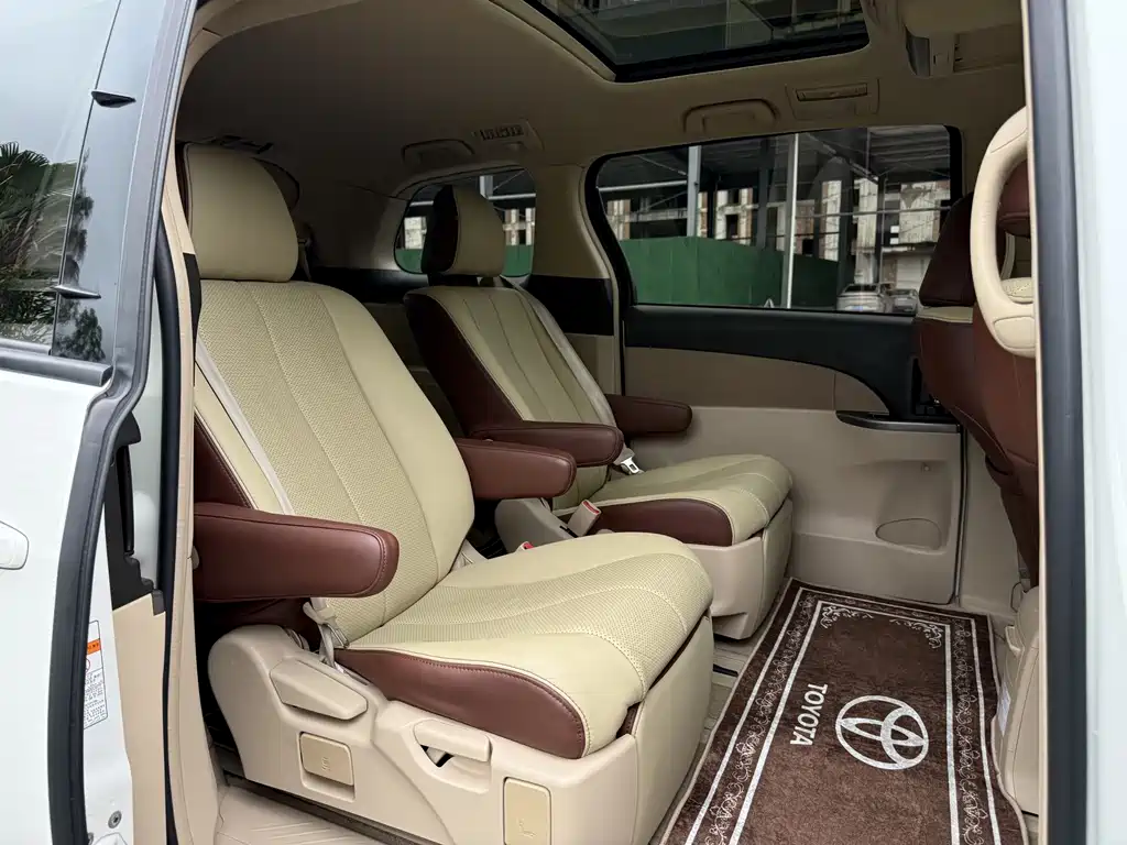 Toyota Previa — миниатюра 10