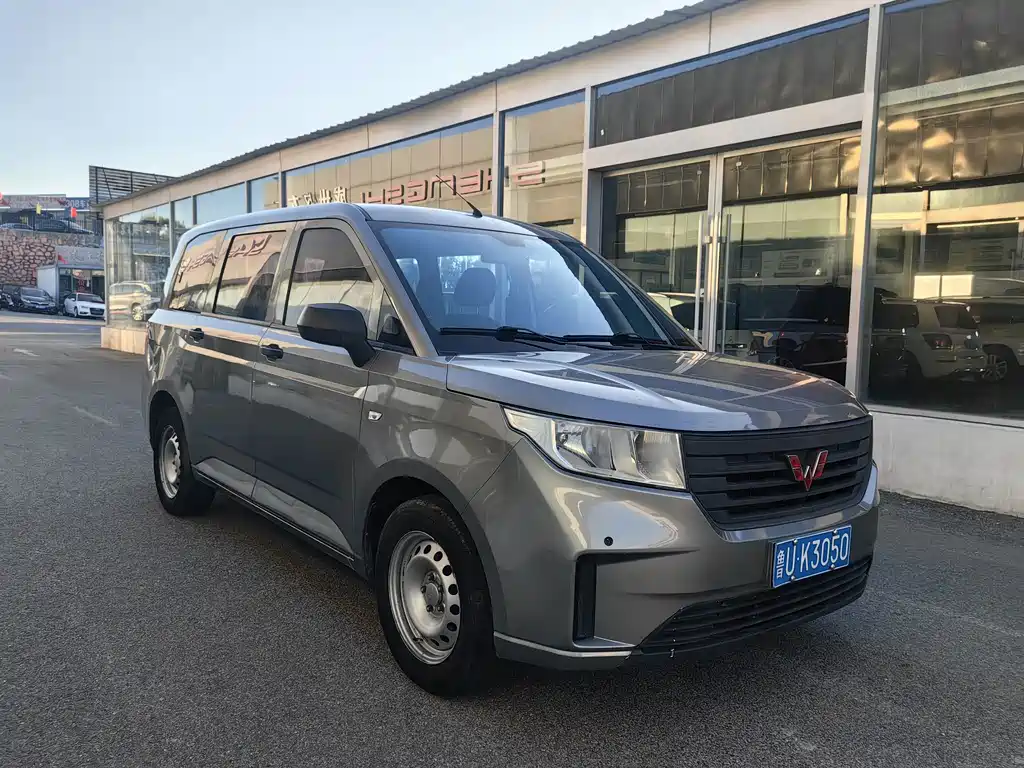Wuling Hongguang PLUS — миниатюра 3
