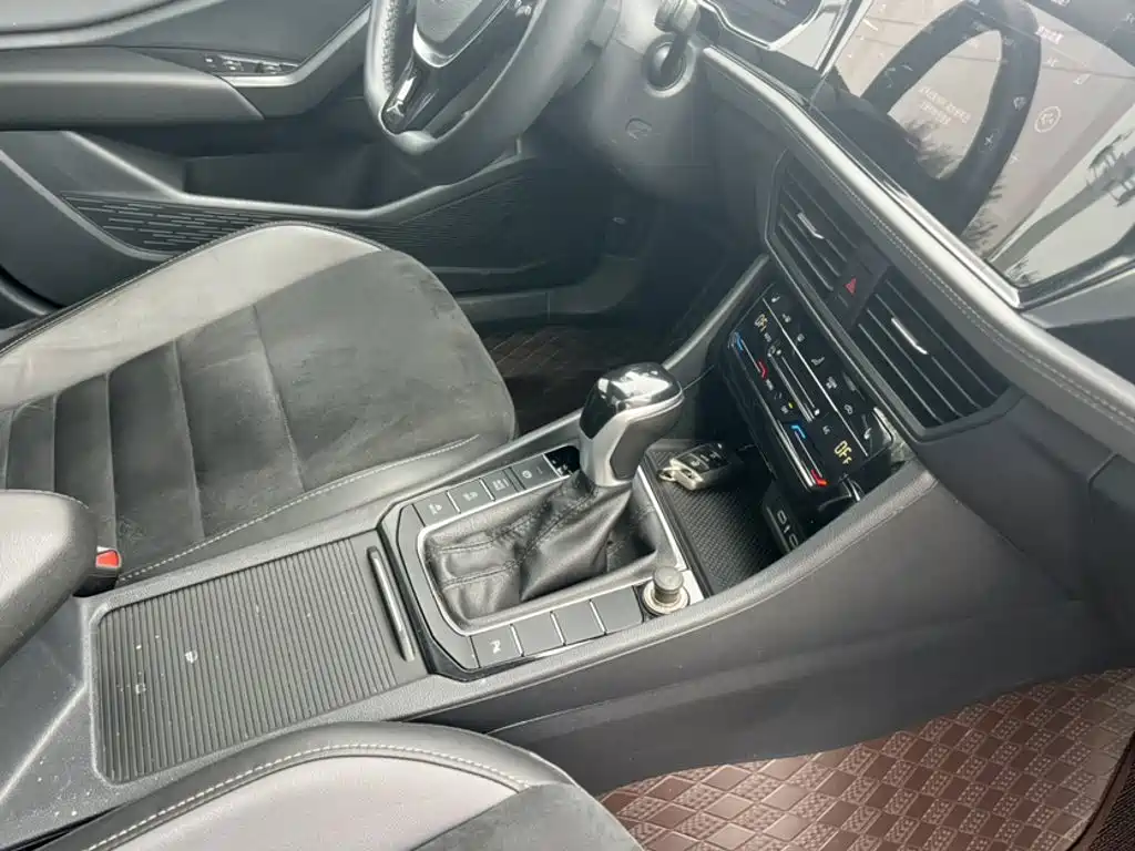 Volkswagen Sagitar — миниатюра 3