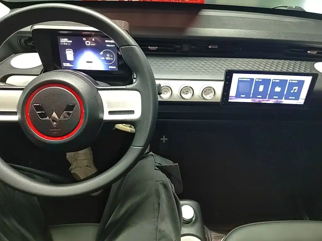 Wuling MINIEV — миниатюра 10