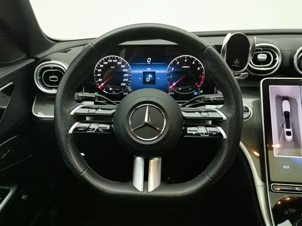 Mercedes-Benz C-Class — миниатюра 11