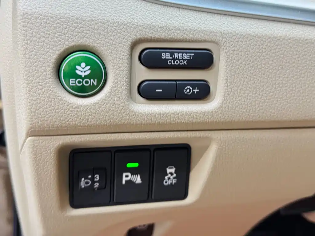 Honda Jade 2014 1.8L AT Comfort Elite 5 мест
