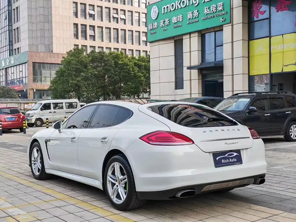Porsche Panamera 2013 Panamera 4 Platinum Edition 3.6L